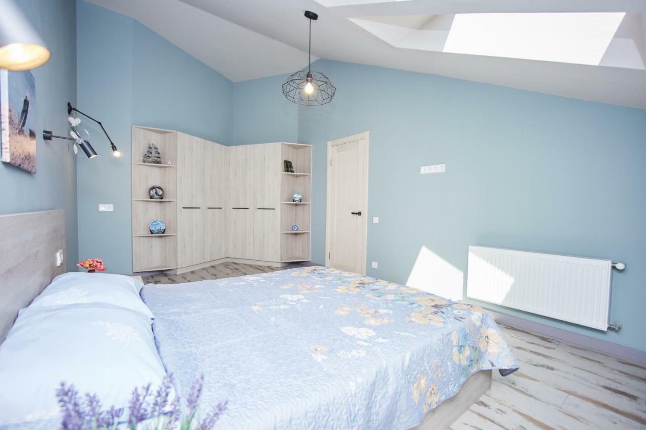 Luxury Apartment In The Heart Odessa Buitenkant foto